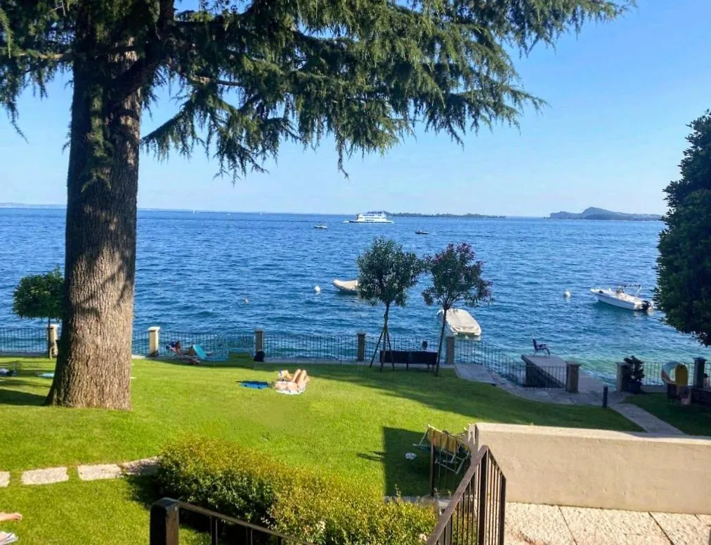 Appartamento 33 Rose Gardone Riviera 0*,